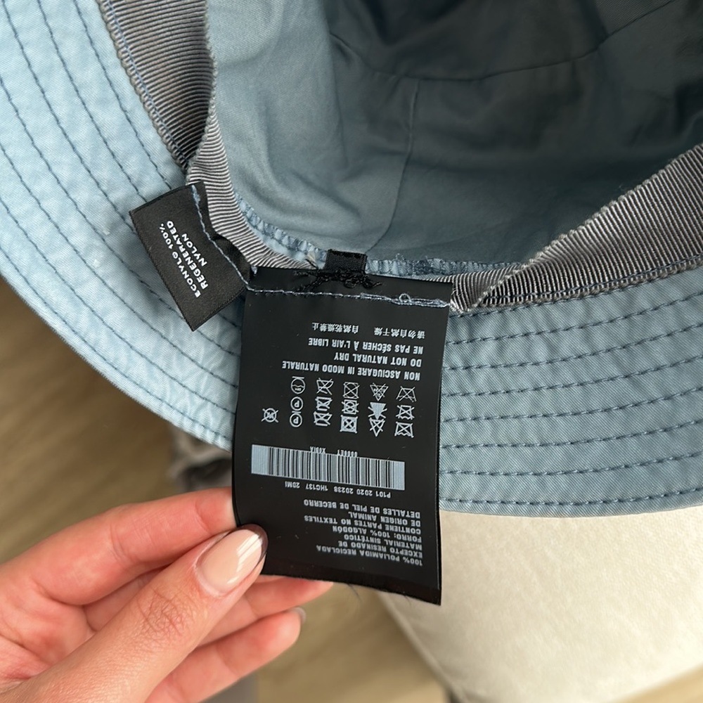 PRADA RE-Nylon bucket hat with dust bag - Picture 7 of 10
